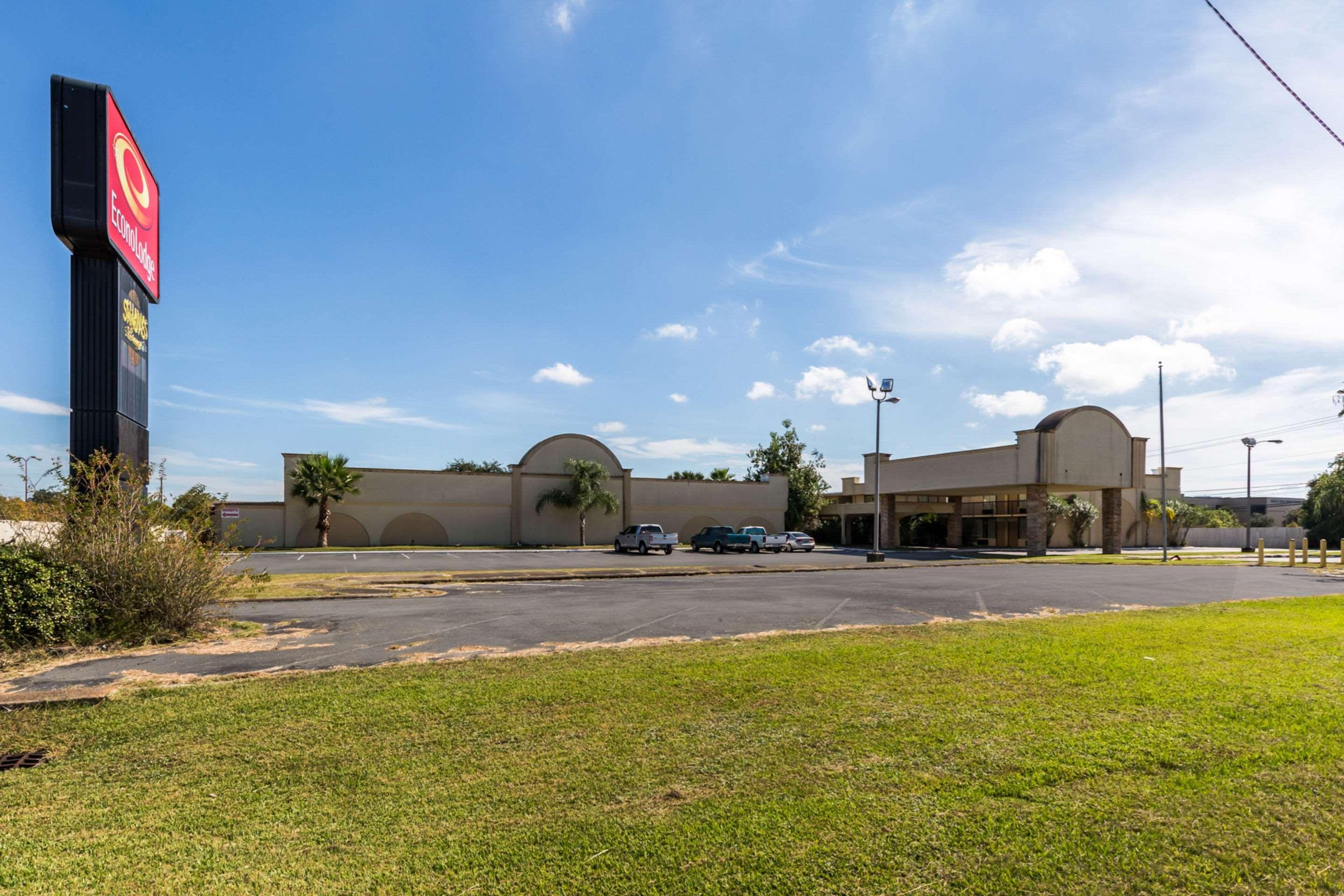 Econo Lodge Baytown Exterior photo