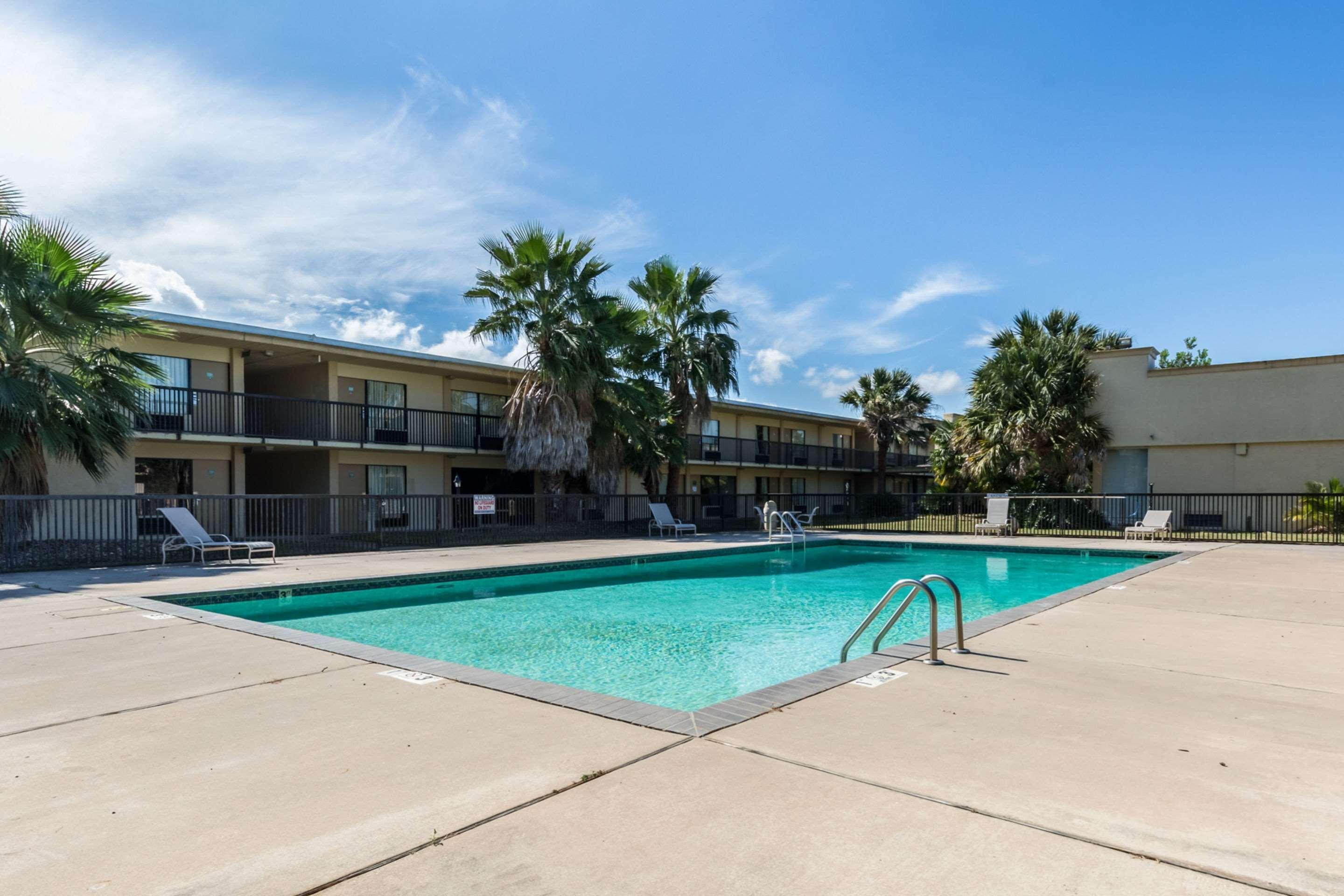 Econo Lodge Baytown Exterior photo